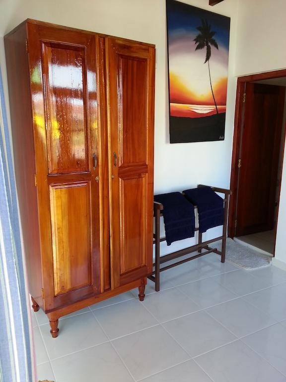 Main Reef Guest House Hikkaduwa Phòng bức ảnh