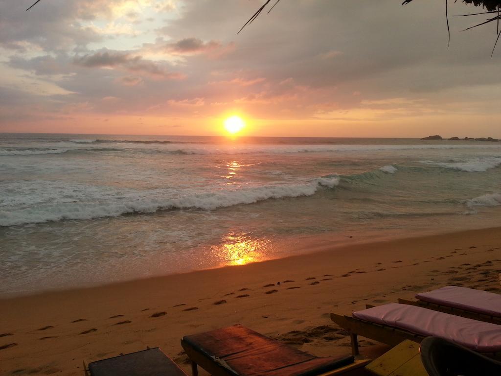 Main Reef Guest House Hikkaduwa Ngoại thất bức ảnh