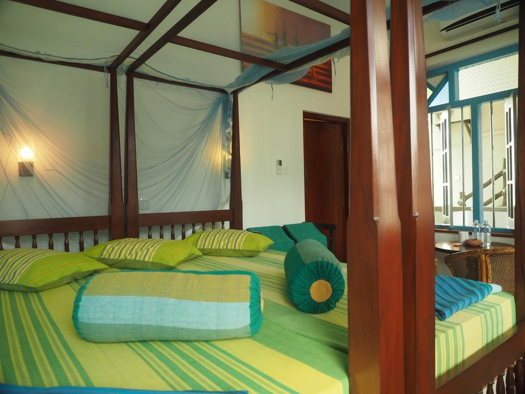Main Reef Guest House Hikkaduwa Ngoại thất bức ảnh