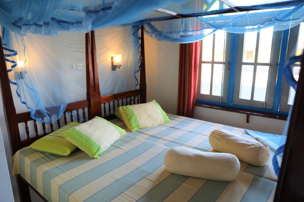 Main Reef Guest House Hikkaduwa Ngoại thất bức ảnh