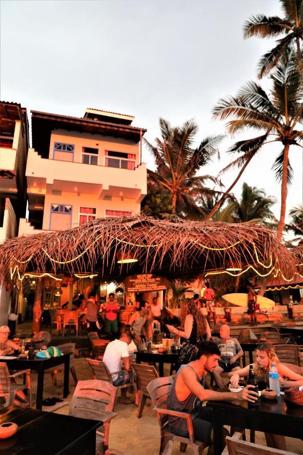 Main Reef Guest House Hikkaduwa Ngoại thất bức ảnh