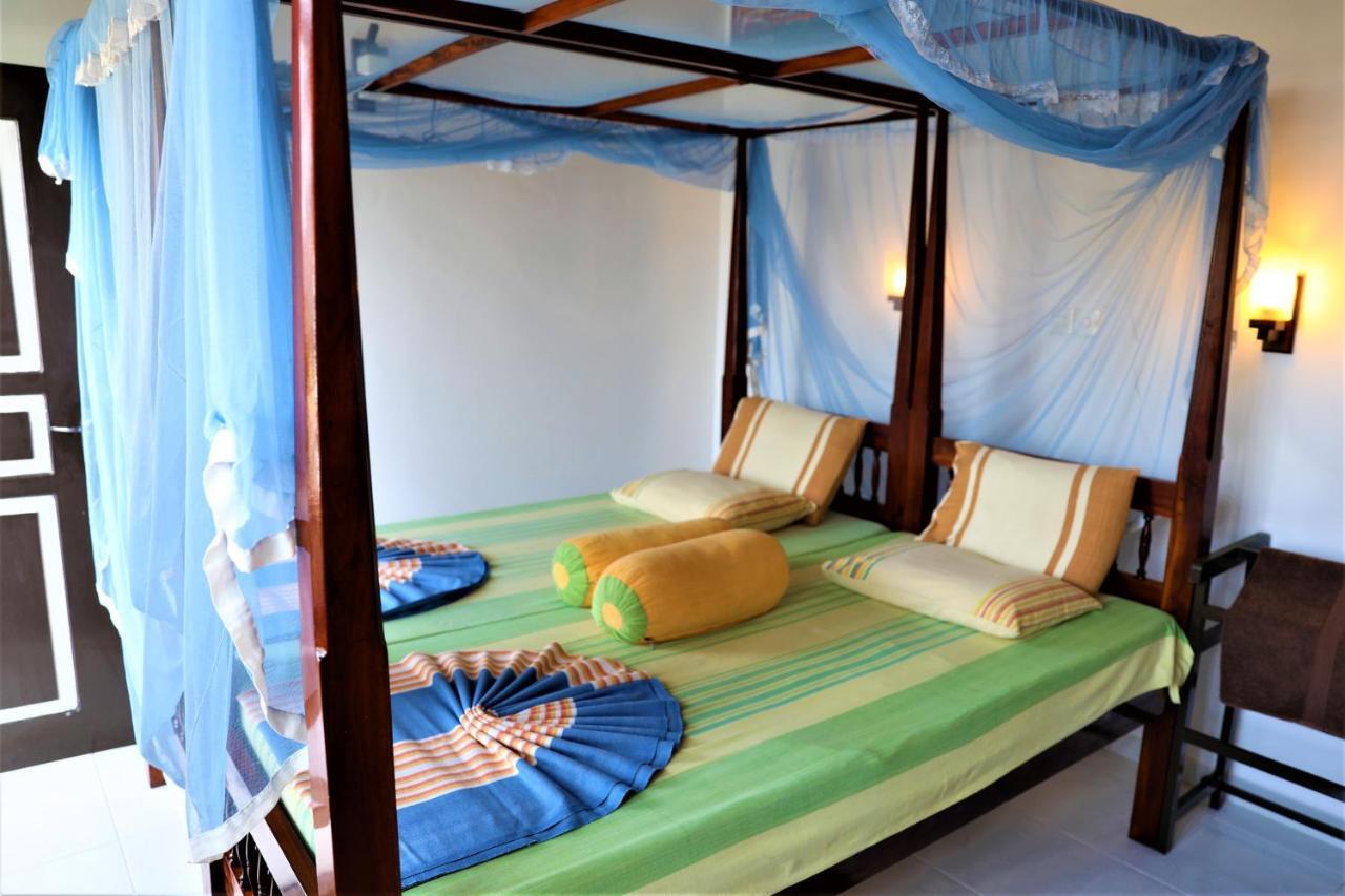 Main Reef Guest House Hikkaduwa Ngoại thất bức ảnh